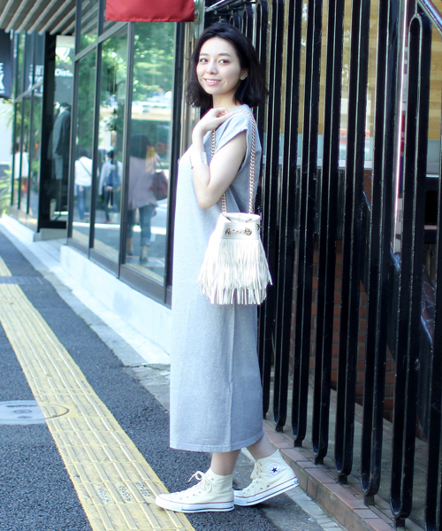 Ray BEAMS(レイビームス)の「SOLPRESA / フリンジ バッグ(ショルダーバッグ・レディース・ホワイト/ブラック・ONE SIZE)」の20枚目の写真