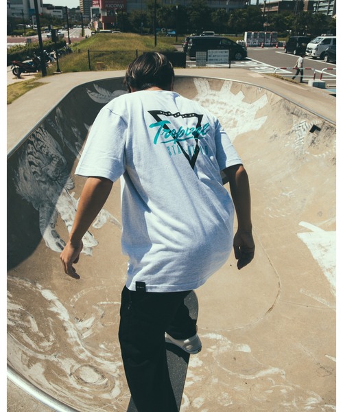 KIBACOWORKS / キバコワークス 】 プリント Tシャツ 'TROPICAL STATE