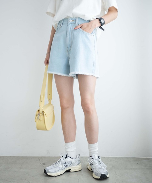 WEGO（ウィゴー）の「WEGO/フリンジショートパンツ（デニムパンツ・レディース・ブラック系その他/コバルトブルー/ブラック/ライトインディゴブルー/ホワイト/スミクロ・X-SMALL/SMALL/LARGE/MEDIUM）」の9枚目の写真