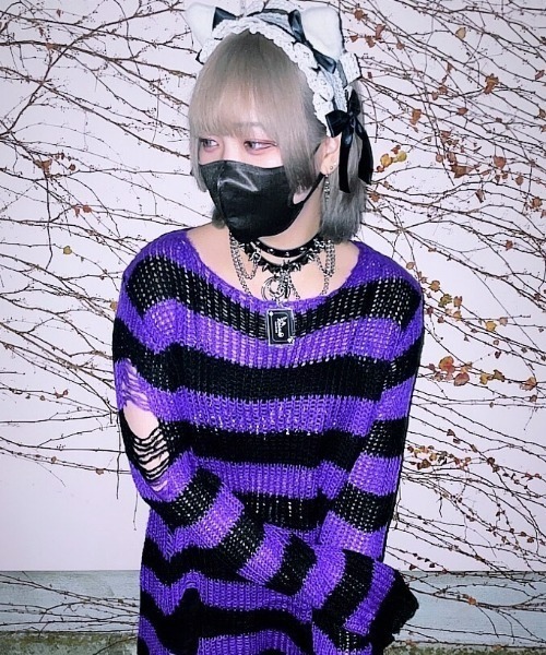 NOVESSEL（ノベセル）の「A'GEM/9 × .kom『NOVESSEL/ノベセル』ボーダーダメージニットソー/ニットプルオーバー（ニット/セーター・レディース・ブラック×ピンク/ブラック×グレー/ブラック×ホワイト/ブラック×パープル/ブラック×レッド/ブラック×ブルー・FREE）」の9枚目の写真