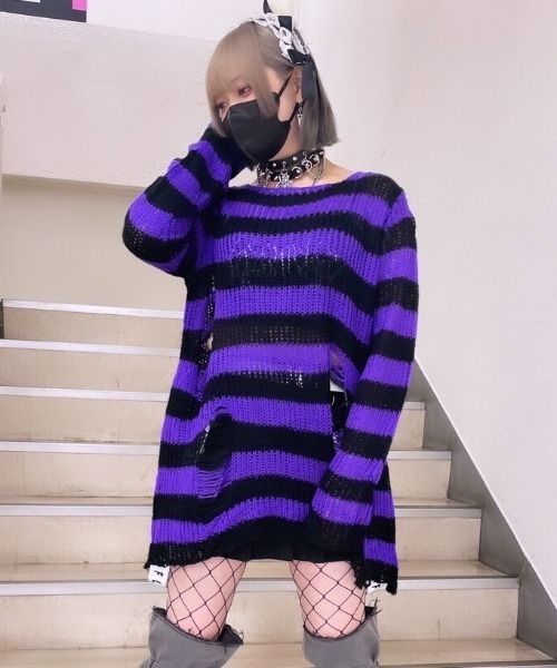 NOVESSEL（ノベセル）の「A'GEM/9 × .kom『NOVESSEL/ノベセル』ボーダーダメージニットソー/ニットプルオーバー（ニット/セーター・レディース・ブラック×ピンク/ブラック×グレー/ブラック×ホワイト/ブラック×パープル/ブラック×レッド/ブラック×ブルー・FREE）」の21枚目の写真