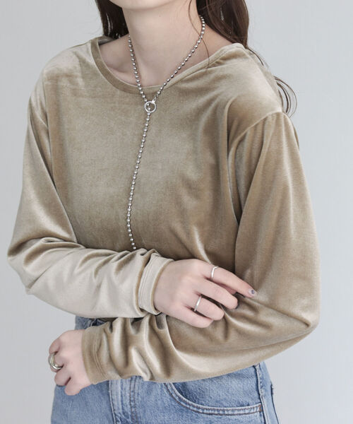 fredy emue(フレディエミュ)の「2WAYベロアロンT(Tシャツ/カットソー・レディース・カーキ/ベージュ/グレイッシュブルー/ラベンダー・38)」の19枚目の写真