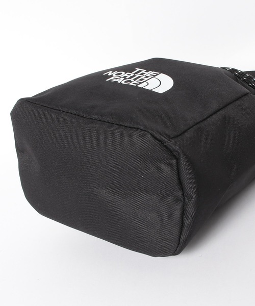 THE NORTH FACE(ザノースフェイス)の「【THE NORTH FACE/ザノースフェイス】WL BUCKET BAG MINI/ホワイトレーベル バケットバッグ ミニ(ショルダーバッグ・メンズ・ブラック/クリーム・FREE)」の12枚目の写真