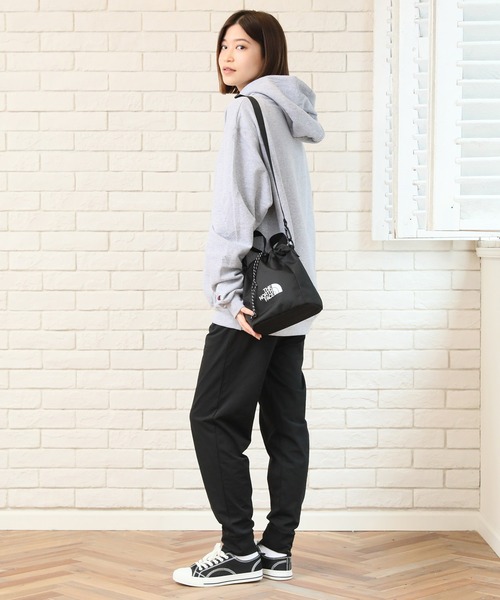 THE NORTH FACE(ザノースフェイス)の「【THE NORTH FACE/ザノースフェイス】WL BUCKET BAG MINI/ホワイトレーベル バケットバッグ ミニ(ショルダーバッグ・メンズ・ブラック/クリーム・FREE)」の16枚目の写真