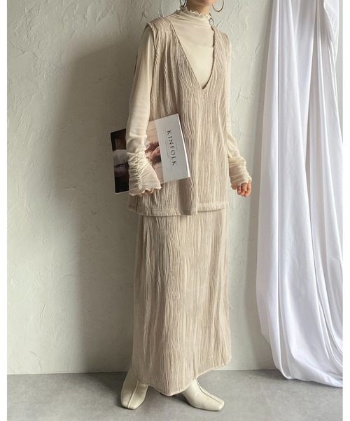 She's Closet（シーズクローゼット）の「ウェーブ柄Iラインバックスリットハイウエストロングプリーツスカート（スカート・レディース・ブラック/グレイッシュベージュ/チャコール・FREE）」の7枚目の写真