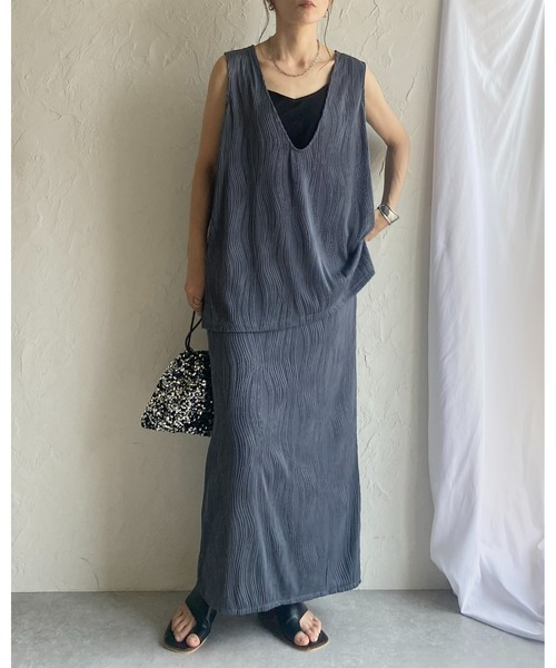 She's Closet（シーズクローゼット）の「ウェーブ柄Iラインバックスリットハイウエストロングプリーツスカート（スカート・レディース・ブラック/グレイッシュベージュ/チャコール・FREE）」の11枚目の写真