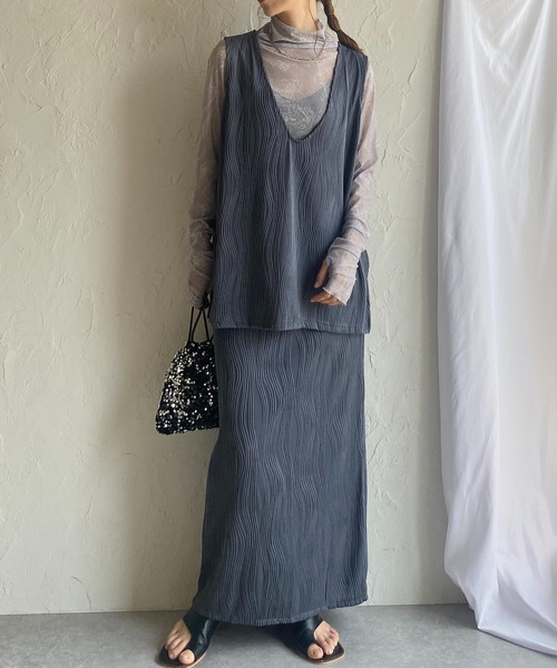 She's Closet（シーズクローゼット）の「ウェーブ柄Iラインバックスリットハイウエストロングプリーツスカート（スカート・レディース・ブラック/グレイッシュベージュ/チャコール・FREE）」の13枚目の写真