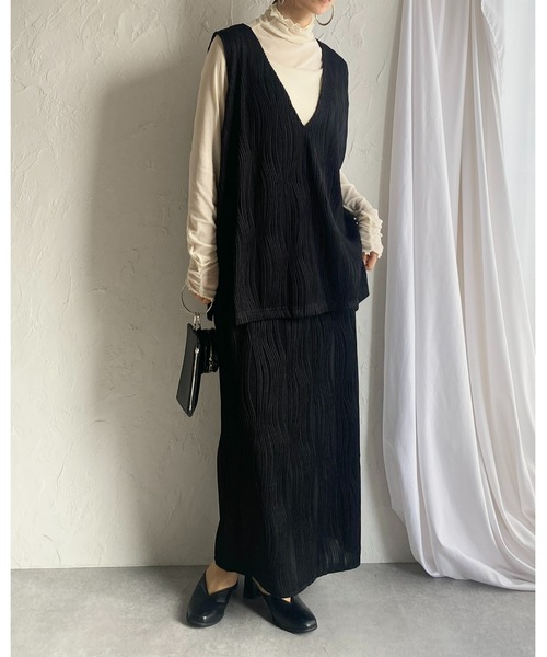 She's Closet（シーズクローゼット）の「ウェーブ柄Iラインバックスリットハイウエストロングプリーツスカート（スカート・レディース・ブラック/グレイッシュベージュ/チャコール・FREE）」の14枚目の写真