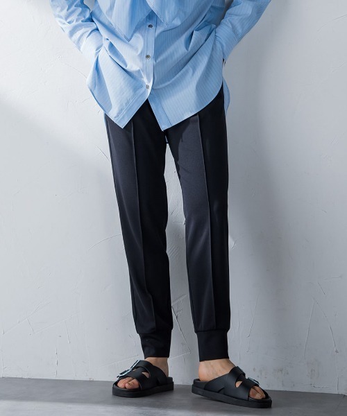 MAYSON GREY(メイソングレイ)の「カットジョーゼットジョガーパンツ≪セットアップ対応≫(カーゴパンツ・レディース・オフホワイト/ブラック/パープル/チャコールグレー・M/SS/S)」の3枚目の写真