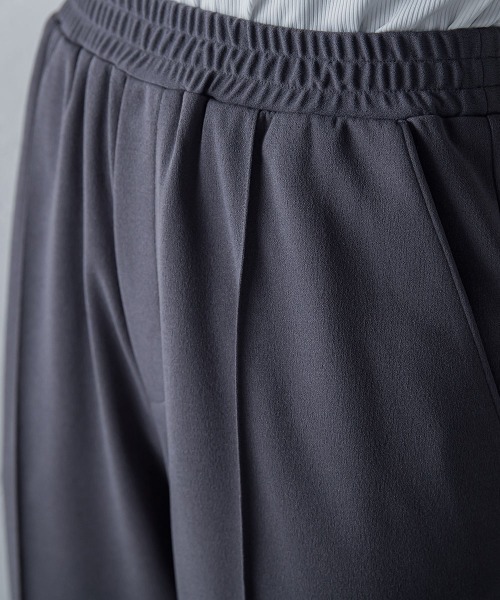 MAYSON GREY(メイソングレイ)の「カットジョーゼットジョガーパンツ≪セットアップ対応≫(カーゴパンツ・レディース・オフホワイト/ブラック/パープル/チャコールグレー・M/SS/S)」の5枚目の写真