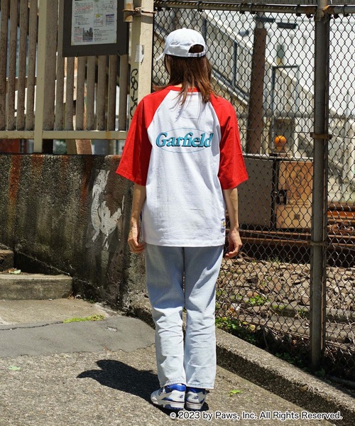 JEANS MATE(ジーンズメイト)の「【Garfield/ガーフィールド】コラボ ラグランTシャツ Y2K バックプリント ストリート(Tシャツ/カットソー・メンズ・レッド/カーキ/グレー・MEDIUM/LARGE/X-LARGE)」の18枚目の写真