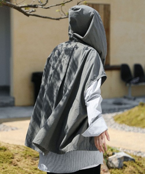 MGV（エムジーヴィー）の「フード付きクロップド丈ベスト（ベスト・メンズ・ブラウン/グレー/ブラック・MEDIUM/X-LARGE/LARGE）」の11枚目の写真