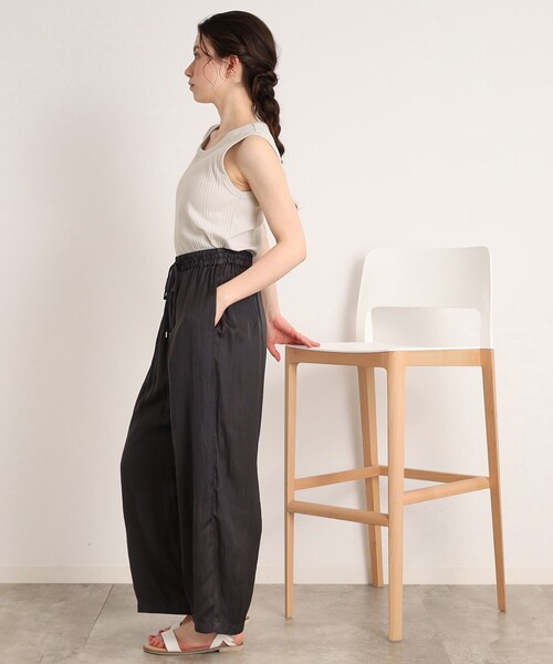 DRESKIP（ドレスキップ）の「◆【ボディーラインを拾いすぎない】裾ラウンド リブタンクトップ（タンクトップ・レディース・ライトグレー/ライトグリーン/ブラック/オフホワイト・02/03/04）」の18枚目の写真