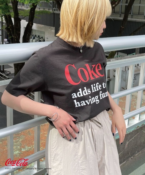 Coca Cola(コカコーラ)の「【Coca-Cola/コカ・コーラ】CokeロゴTシャツ(Tシャツ/カットソー・レディース・ブラック/ホワイト/レッド・FREE)」の6枚目の写真