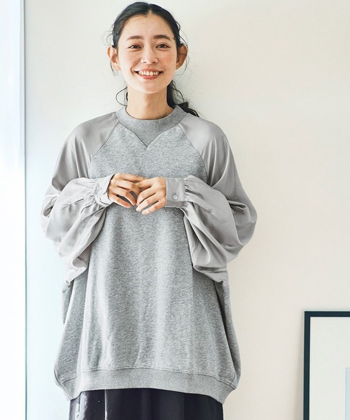 and myera（アンド マイラ）の「ａｎｄ　ｍｙｅｒａ　ベーシックじゃないトレーナー（スウェット・レディース・ベージュ/グレー・MEDIUM/LARGE/X-LARGE/SMALL）」の2枚目の写真