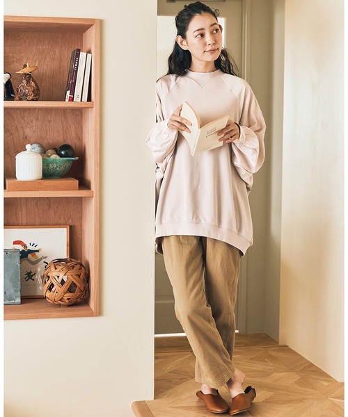 and myera（アンド マイラ）の「ａｎｄ　ｍｙｅｒａ　ベーシックじゃないトレーナー（スウェット・レディース・ベージュ/グレー・MEDIUM/LARGE/X-LARGE/SMALL）」の5枚目の写真