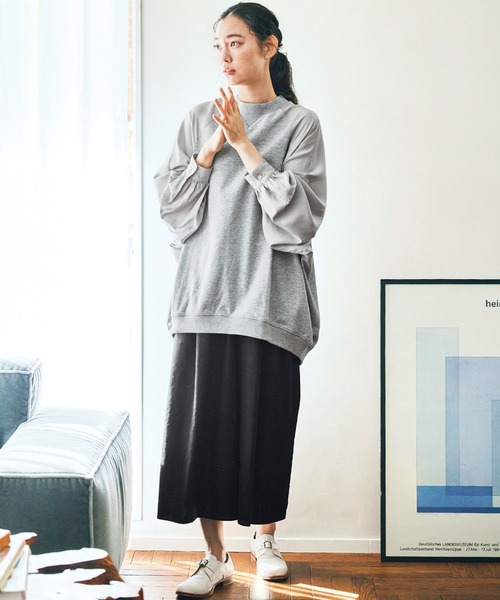 and myera（アンド マイラ）の「ａｎｄ　ｍｙｅｒａ　ベーシックじゃないトレーナー（スウェット・レディース・ベージュ/グレー・MEDIUM/LARGE/X-LARGE/SMALL）」の8枚目の写真
