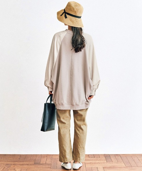 and myera（アンド マイラ）の「ａｎｄ　ｍｙｅｒａ　ベーシックじゃないトレーナー（スウェット・レディース・ベージュ/グレー・MEDIUM/LARGE/X-LARGE/SMALL）」の14枚目の写真