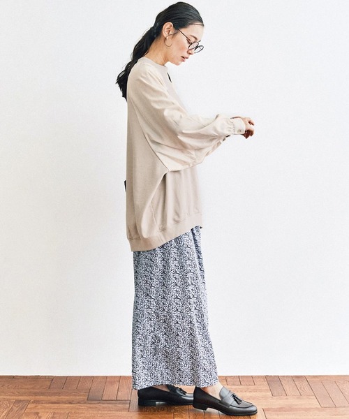 and myera（アンド マイラ）の「ａｎｄ　ｍｙｅｒａ　ベーシックじゃないトレーナー（スウェット・レディース・ベージュ/グレー・MEDIUM/LARGE/X-LARGE/SMALL）」の16枚目の写真