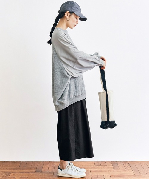 and myera（アンド マイラ）の「ａｎｄ　ｍｙｅｒａ　ベーシックじゃないトレーナー（スウェット・レディース・ベージュ/グレー・MEDIUM/LARGE/X-LARGE/SMALL）」の19枚目の写真