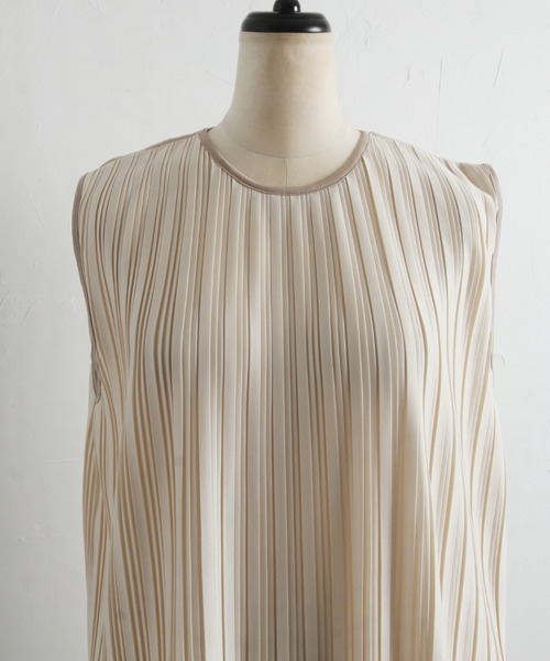 tocco closet(トッコ クローゼット)の「【ZOZO限定】ランダムプリーツノースリーブトップス(Tシャツ/カットソー・レディース・アイボリー/モカ/グレイッシュベージュ/ブラック・M)」の20枚目の写真