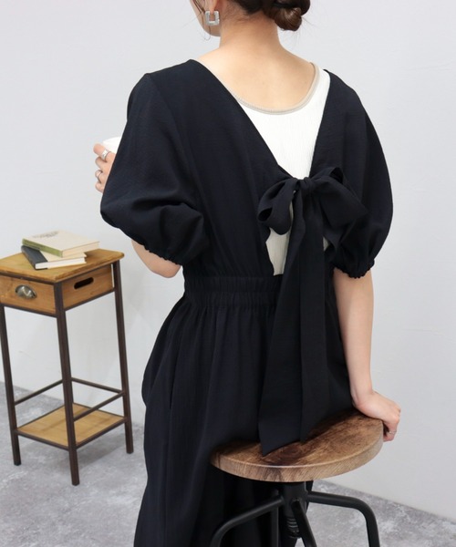 fredy emue（フレディエミュ）の「バックリボンワンピース（ワンピース・レディース・ブラック/カーキ/オレンジ・38/36）」の2枚目の写真