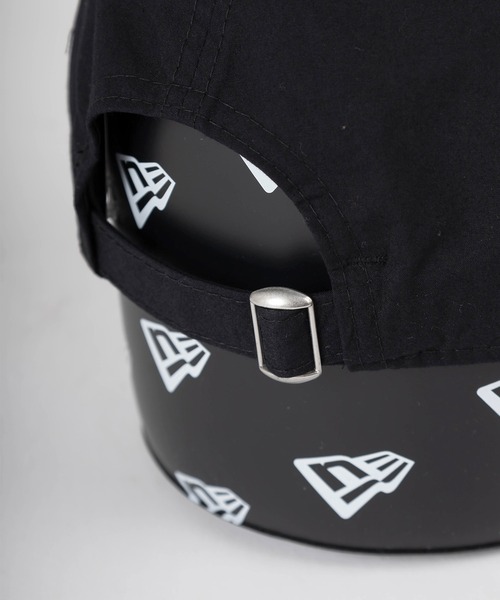 NEW ERA（ニューエラ）の「【NEW　ERA/ニューエラ】9THIRTY Typewriter タイプライター ニューヨーク・ヤンキース ミッドロゴ刺繍 キャップ/ブラック（キャップ・メンズ・ブラック・FREE）」の6枚目の写真