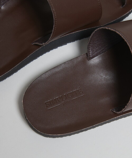 B.C STOCK(ベーセーストック)の「LEATHER SLIDER SANDALS(サンダル・メンズ・ブラウン/ブラック・MEDIUM/LARGE)」の9枚目の写真