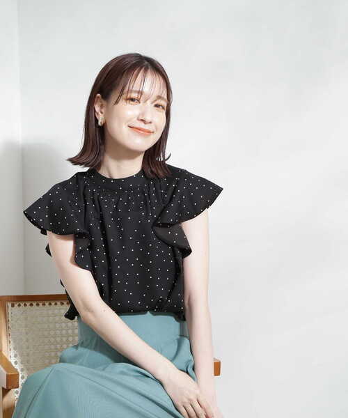 ◆デコルテシャーリングとろみブラウス