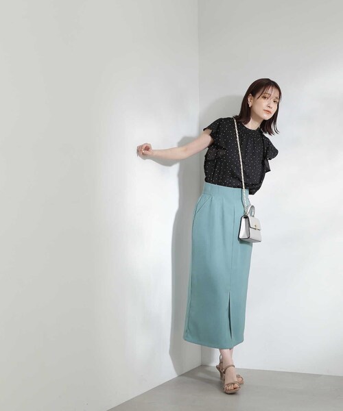 ◆デコルテシャーリングとろみブラウス