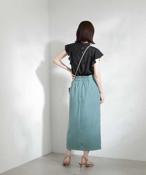 ◆デコルテシャーリングとろみブラウス