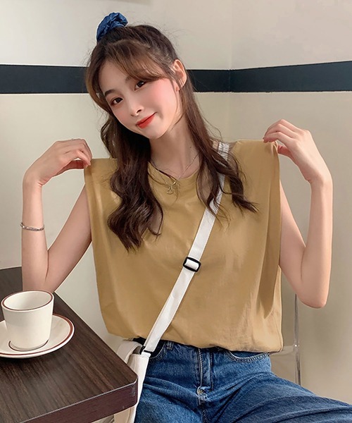 NinaetLina(ニナエリナ)の「クルーネックノースリーブカットソー(Tシャツ/カットソー・レディース・ベージュ/ブラック/ホワイト・FREE)」の3枚目の写真