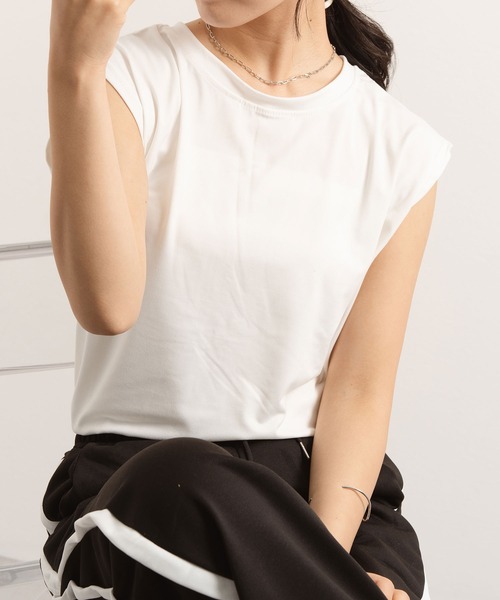 NinaetLina(ニナエリナ)の「クルーネックノースリーブカットソー(Tシャツ/カットソー・レディース・ベージュ/ブラック/ホワイト・FREE)」の20枚目の写真