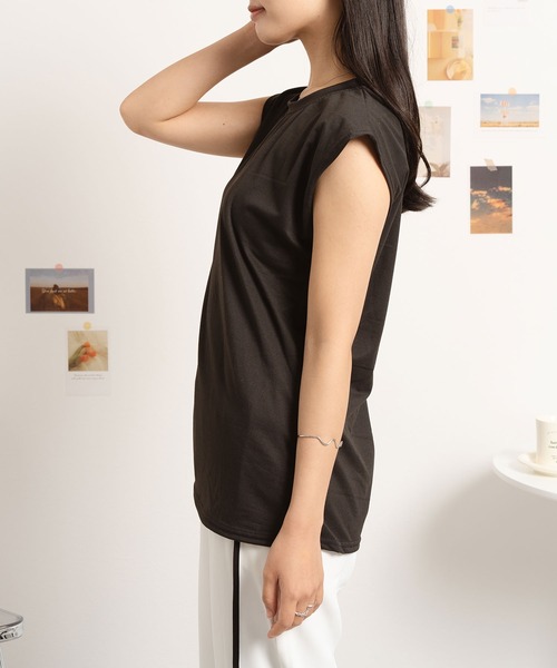 NinaetLina(ニナエリナ)の「クルーネックノースリーブカットソー(Tシャツ/カットソー・レディース・ベージュ/ブラック/ホワイト・FREE)」の11枚目の写真