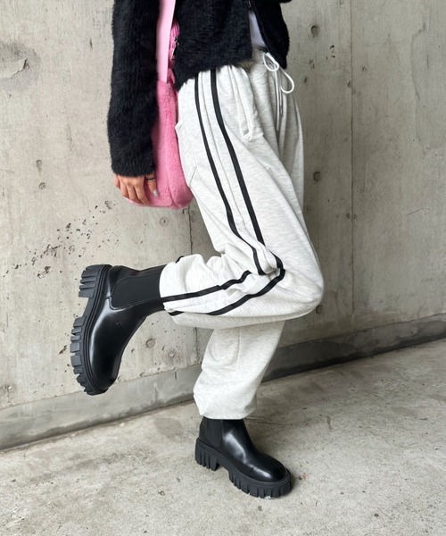CLEA(クレア)の「ダブルラインドロストスウェットパンツ(スウェットパンツ・レディース・ライトグレー/ブラック・L/M)」の1枚目の写真