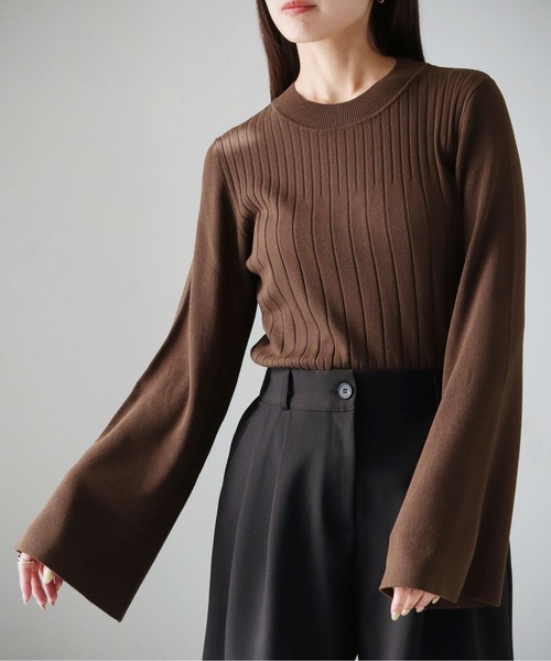 cheriella(シェリエラ)の「【cheriella】WEB限定ランダムリブベルスリーブニット WEB LIMITED RANDOM RIB BELL SLEEVE KNIT(ニット/セーター・レディース・アイボリー/ブラック/パープル/ブルー/ブラウン/ダークグレー・M)」の4枚目の写真