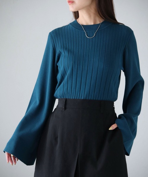 cheriella(シェリエラ)の「【cheriella】WEB限定ランダムリブベルスリーブニット WEB LIMITED RANDOM RIB BELL SLEEVE KNIT(ニット/セーター・レディース・アイボリー/ブラック/パープル/ブルー/ブラウン/ダークグレー・M)」の5枚目の写真