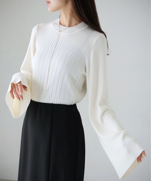 cheriella(シェリエラ)の「【cheriella】WEB限定ランダムリブベルスリーブニット WEB LIMITED RANDOM RIB BELL SLEEVE KNIT(ニット/セーター・レディース・アイボリー/ブラック/パープル/ブルー/ブラウン/ダークグレー・M)」の9枚目の写真