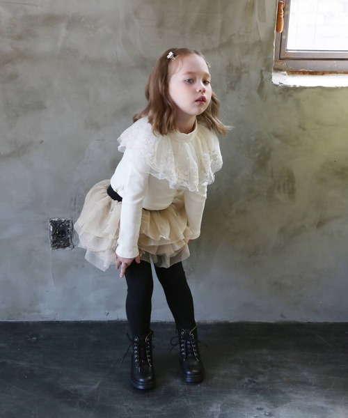 Rora（ローラ）の「イリリス トップス / レース 花 フワラー（Tシャツ/カットソー・キッズ・オフホワイト/ブラック・110/120/150/130/140/100）」の6枚目の写真