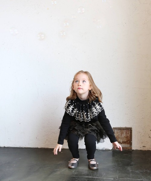 Rora（ローラ）の「イリリス トップス / レース 花 フワラー（Tシャツ/カットソー・キッズ・オフホワイト/ブラック・110/120/150/130/140/100）」の18枚目の写真