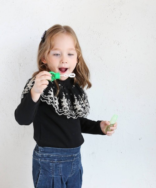 Rora（ローラ）の「イリリス トップス / レース 花 フワラー（Tシャツ/カットソー・キッズ・オフホワイト/ブラック・110/120/150/130/140/100）」の19枚目の写真