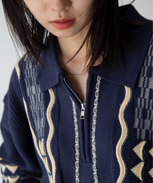 VACANCY(ヴァカンシー)の「ハーフジップ柄オーバーニット【ユニセックス】(ニット/セーター・レディース・ネイビー/グレー/ブラウン/レッド・FREE)」の9枚目の写真