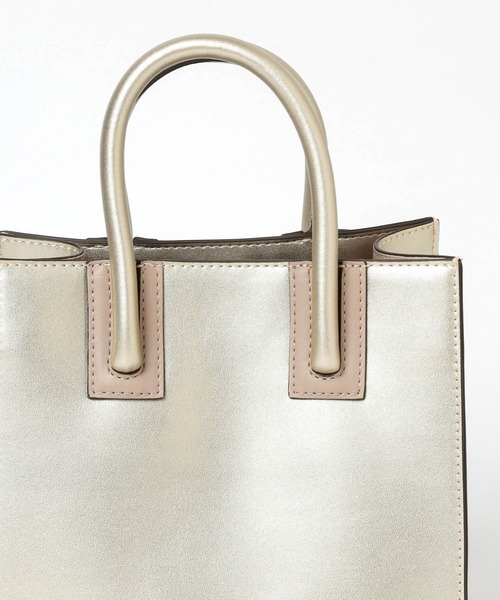 BAYFLOW（ベイフロー）の「ミニスクエアロゴテープショルダー（ショルダーバッグ・レディース・ブラック/グリーン系/ゴールド・FREE）」の8枚目の写真