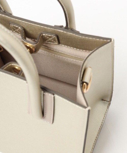 BAYFLOW（ベイフロー）の「ミニスクエアロゴテープショルダー（ショルダーバッグ・レディース・ブラック/グリーン系/ゴールド・FREE）」の16枚目の写真