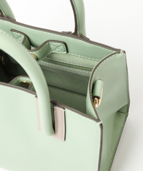 BAYFLOW（ベイフロー）の「ミニスクエアロゴテープショルダー（ショルダーバッグ・レディース・ブラック/グリーン系/ゴールド・FREE）」の17枚目の写真