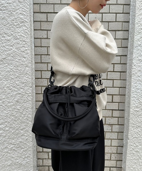 LEPSIM（レプシィム）の「2WAY巾着ショルダー　991884（ショルダーバッグ・レディース・ブルー/アイボリー/ブラック/ベージュ・ONE SIZE）」の9枚目の写真