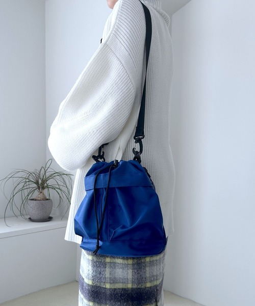 LEPSIM（レプシィム）の「2WAY巾着ショルダー　991884（ショルダーバッグ・レディース・ブルー/アイボリー/ブラック/ベージュ・ONE SIZE）」の19枚目の写真