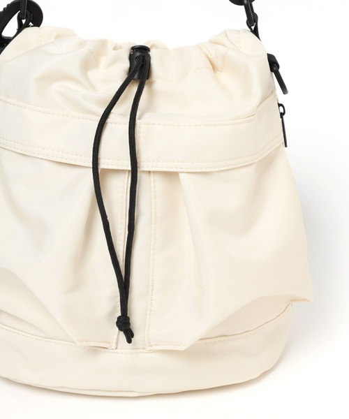 LEPSIM（レプシィム）の「2WAY巾着ショルダー　991884（ショルダーバッグ・レディース・ブルー/アイボリー/ブラック/ベージュ・ONE SIZE）」の22枚目の写真