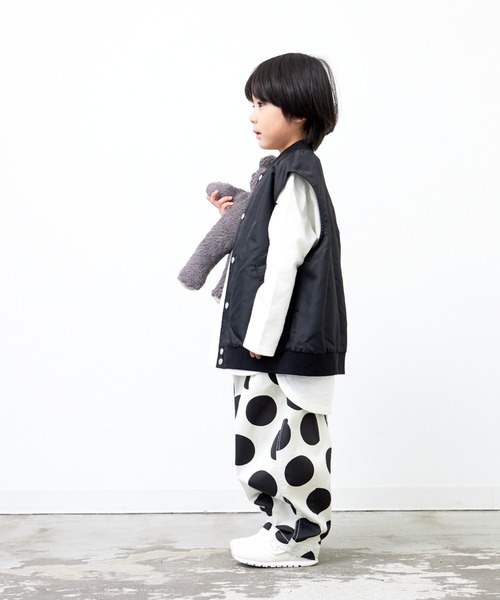 MAKE YOUR DAY（メイクユアデイ）の「前開きナイロンベスト■90～140cm（ベスト・キッズ・アイボリー/ブラック・90/100/110/140/120/130）」の3枚目の写真