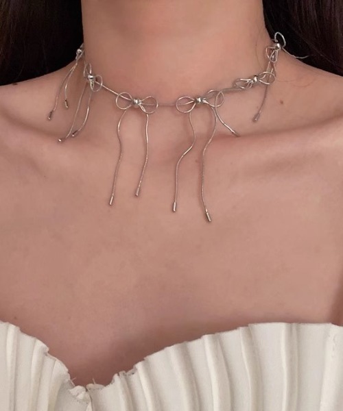 Vipoa（ヴィポア）の「METALLIC RIBBON SILVER NECKLACE（ネックレス・レディース・シルバー・FREE）」の6枚目の写真